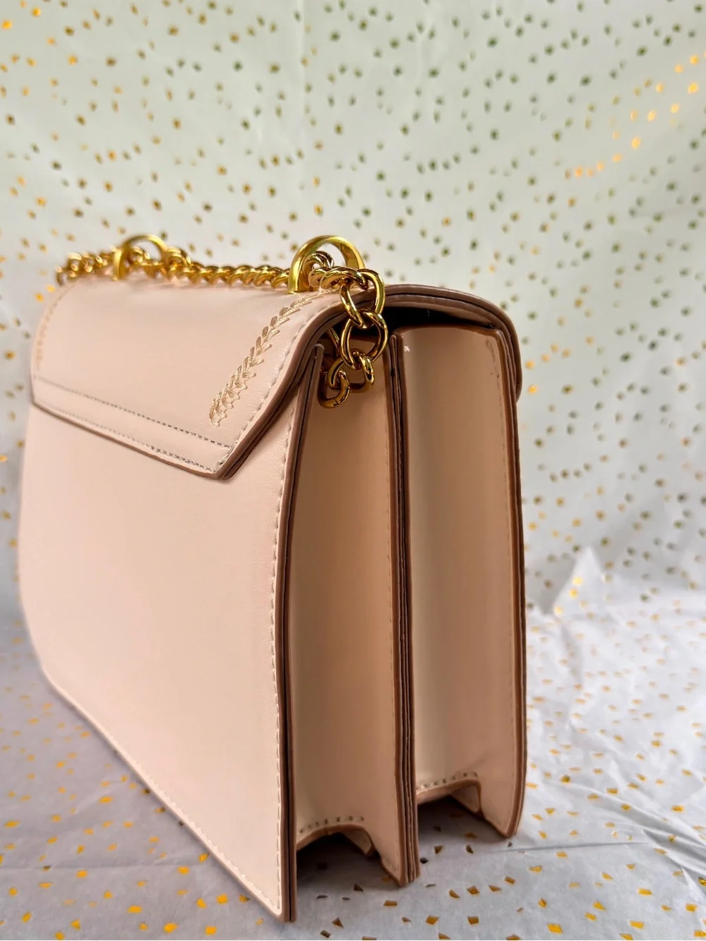 Vessana Gahon Cream Leather Top-Handle Shoulder Bag with Gold Chain